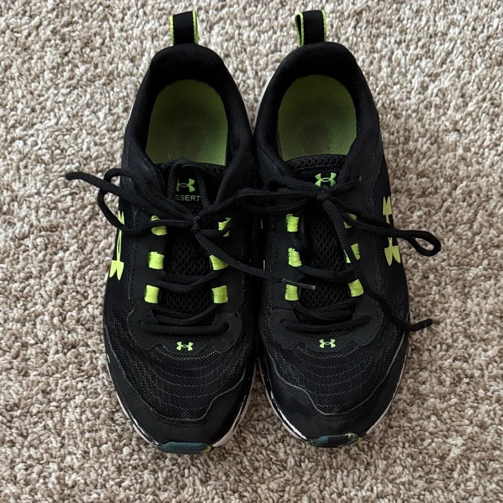 Under Armour Kids Black and Neon Green Sneakers